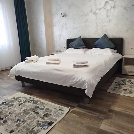 Dimitra Apartment Piatra Neamt Exterior photo